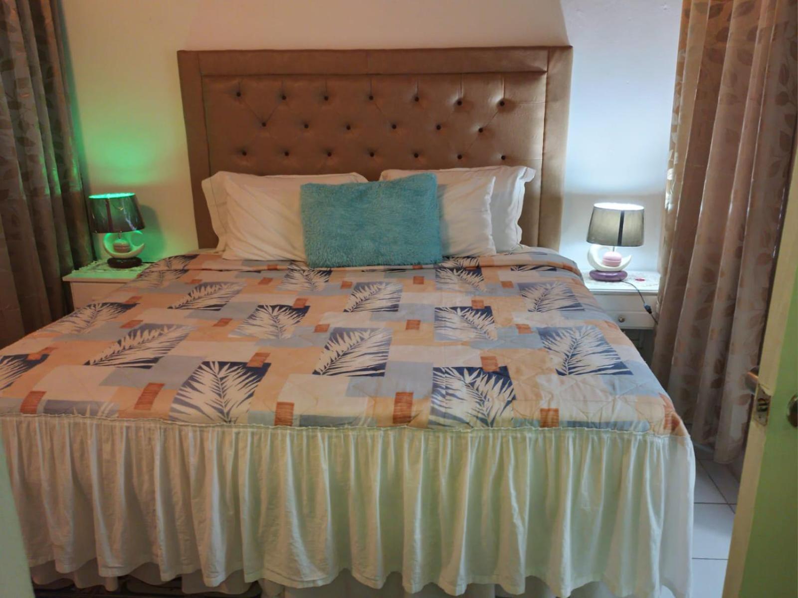 Pink Hibiscus Bed And Breakfast Montego Bay Buitenkant foto